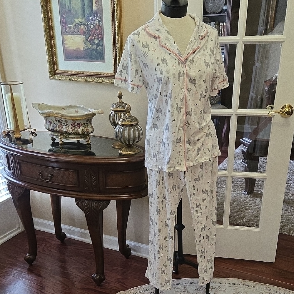 Ellen Degeneres White Pink Black Llama Pajama Set Soft Polyester Spandex S NEW
